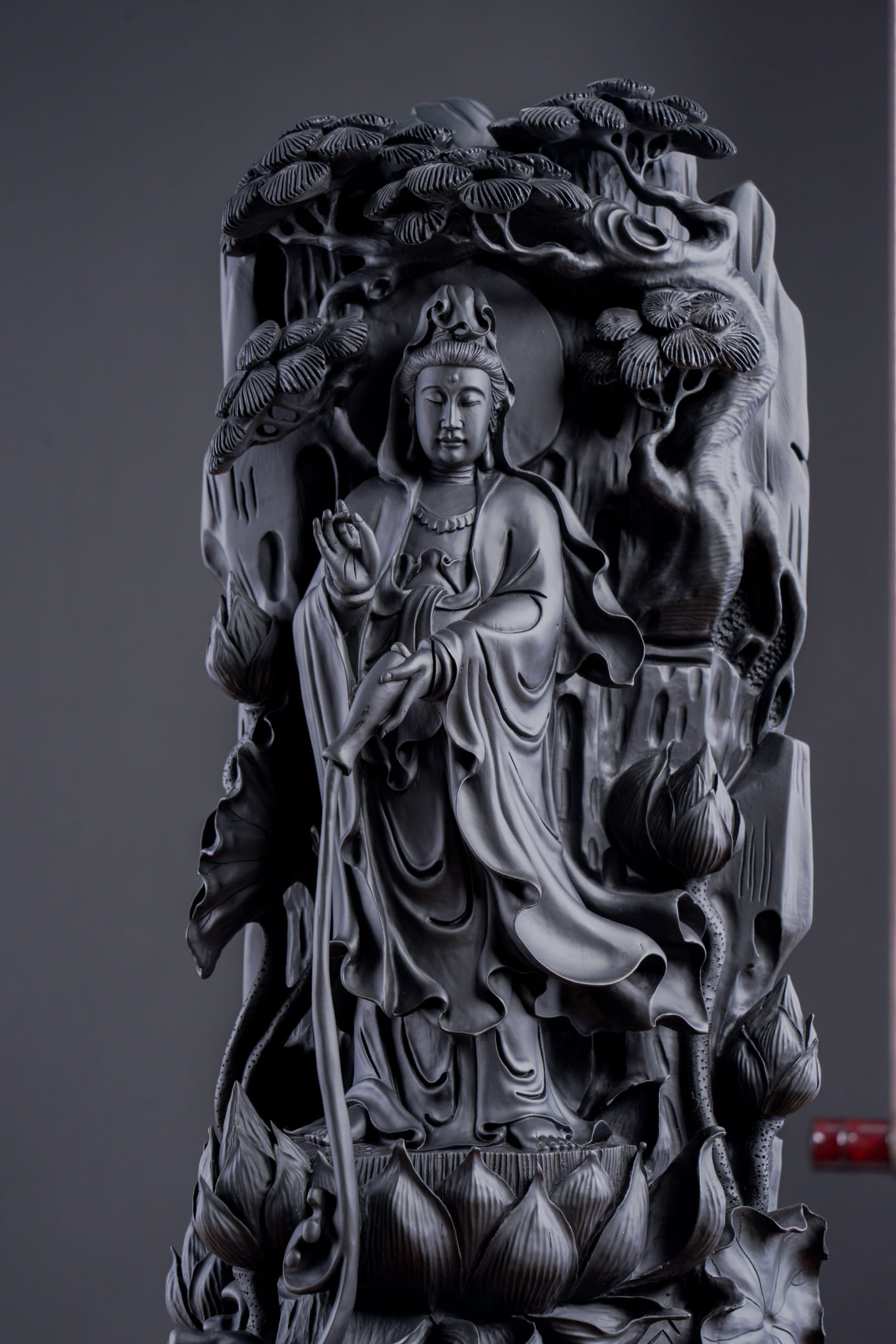 Đồ gỗ đẹp Liên Hà-Tượng phật Bà gỗ mun sừng